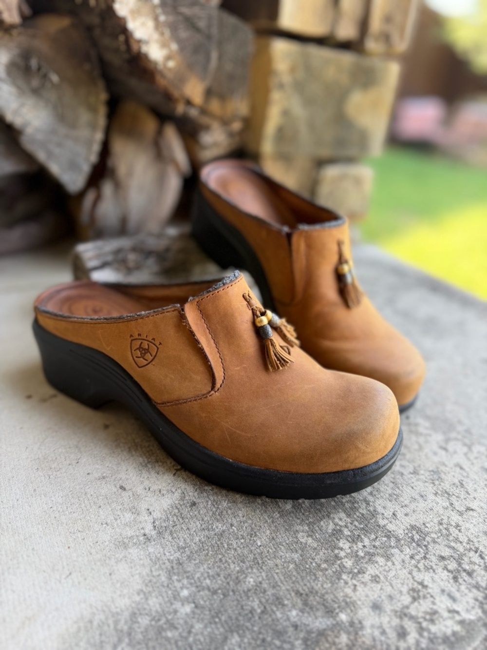 Ariat Mendocino Tan Leather Tassel Slip-On Clogs Sz- 7.5B. ‎  Y